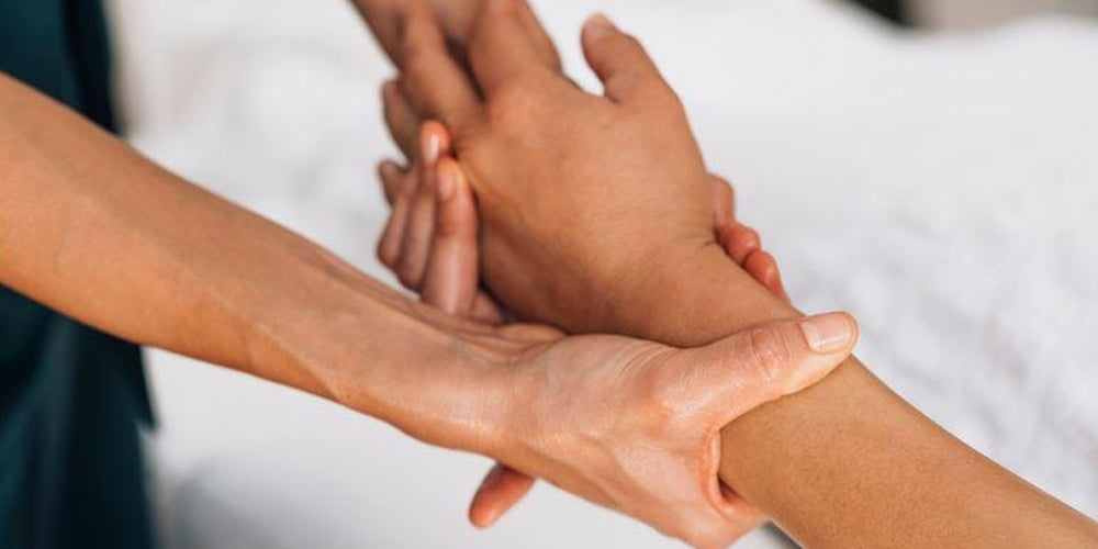 How to give the perfect hand and arm massage